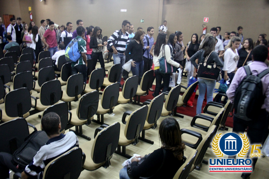 primeiro-dia-aula-segundo-semestre-2013-noite-010